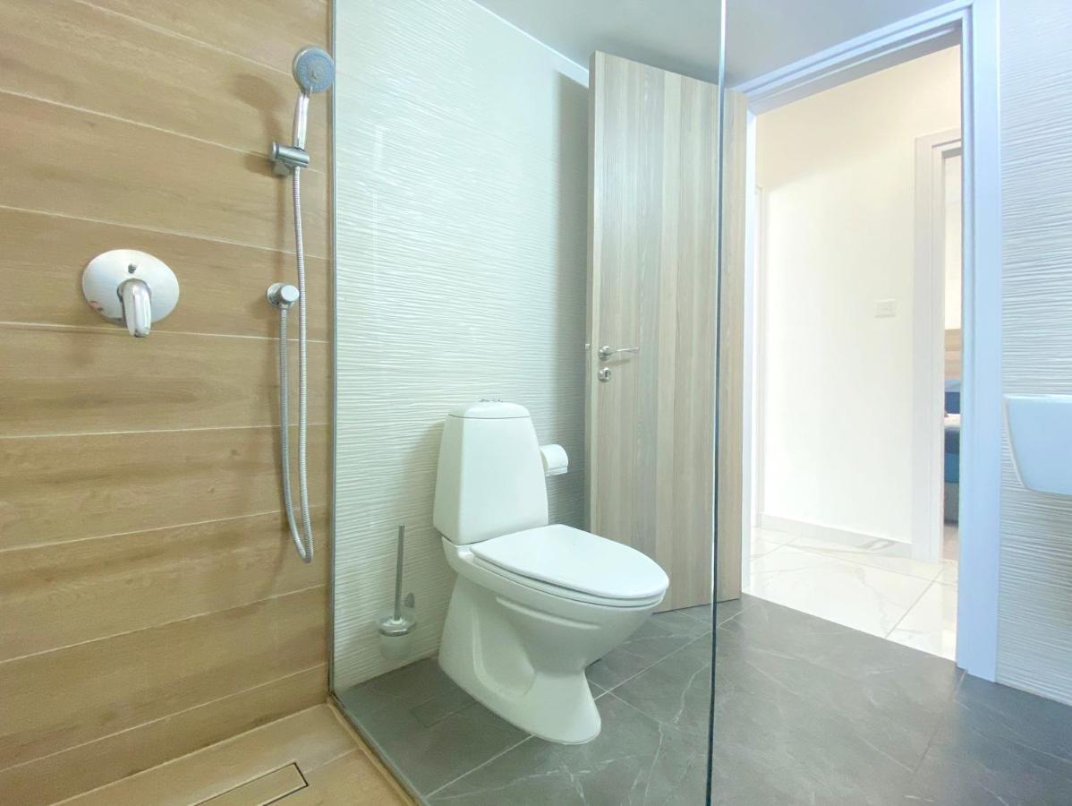 Apartment Metro Court *